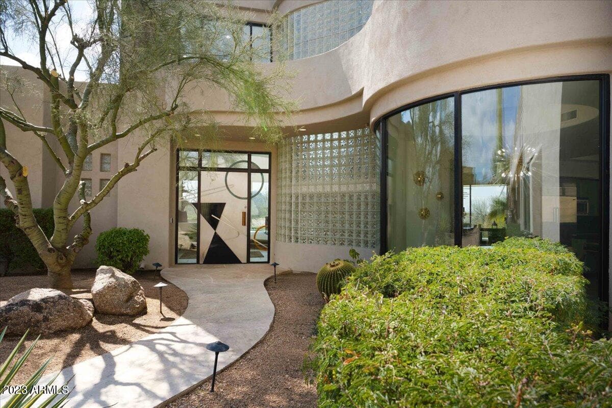 10443 E Balancing Rock Rd